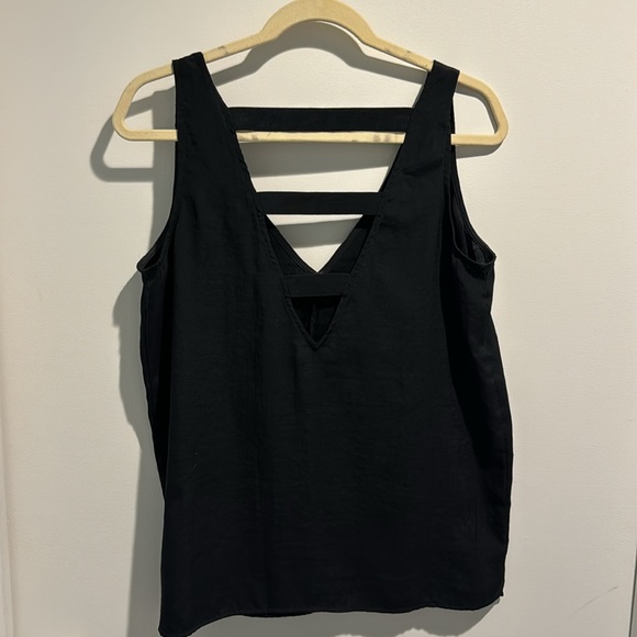Forever 21 Black Open Back Blouse Tank Top Sz M - Picture 3 of 5